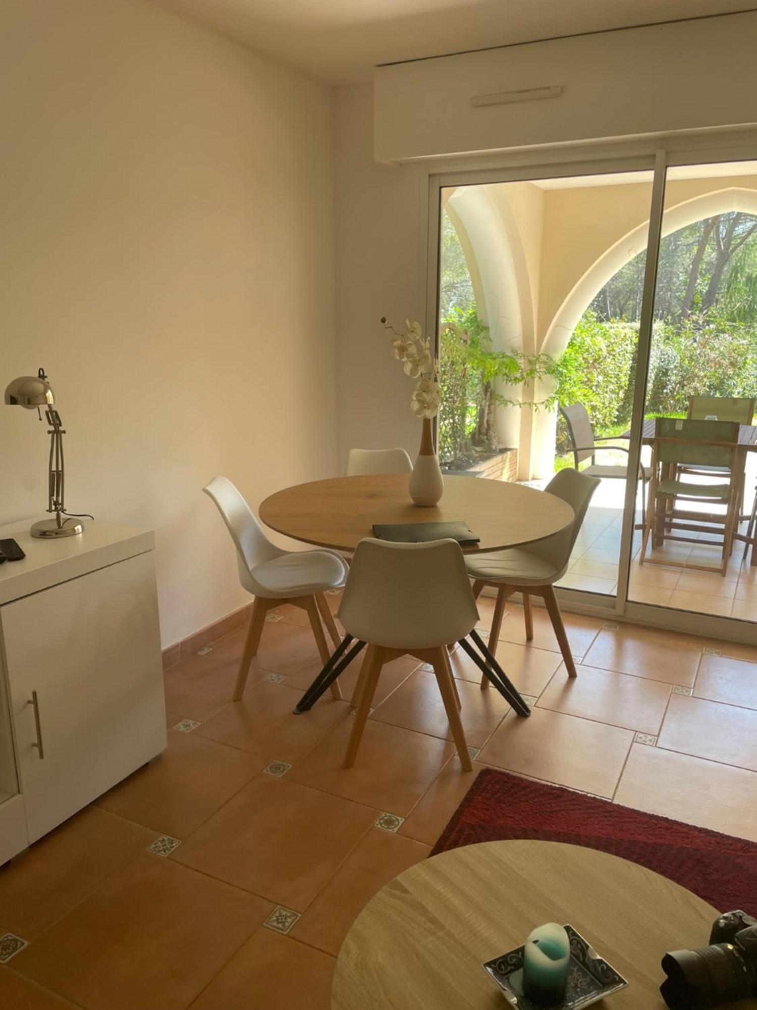 2 Pieces Saint Raphael Renove, Classe 4 Etoiles, 100 M Plages, Piscine, Tennis, Parc, Terrasse, Jardin Privatif 外观 照片