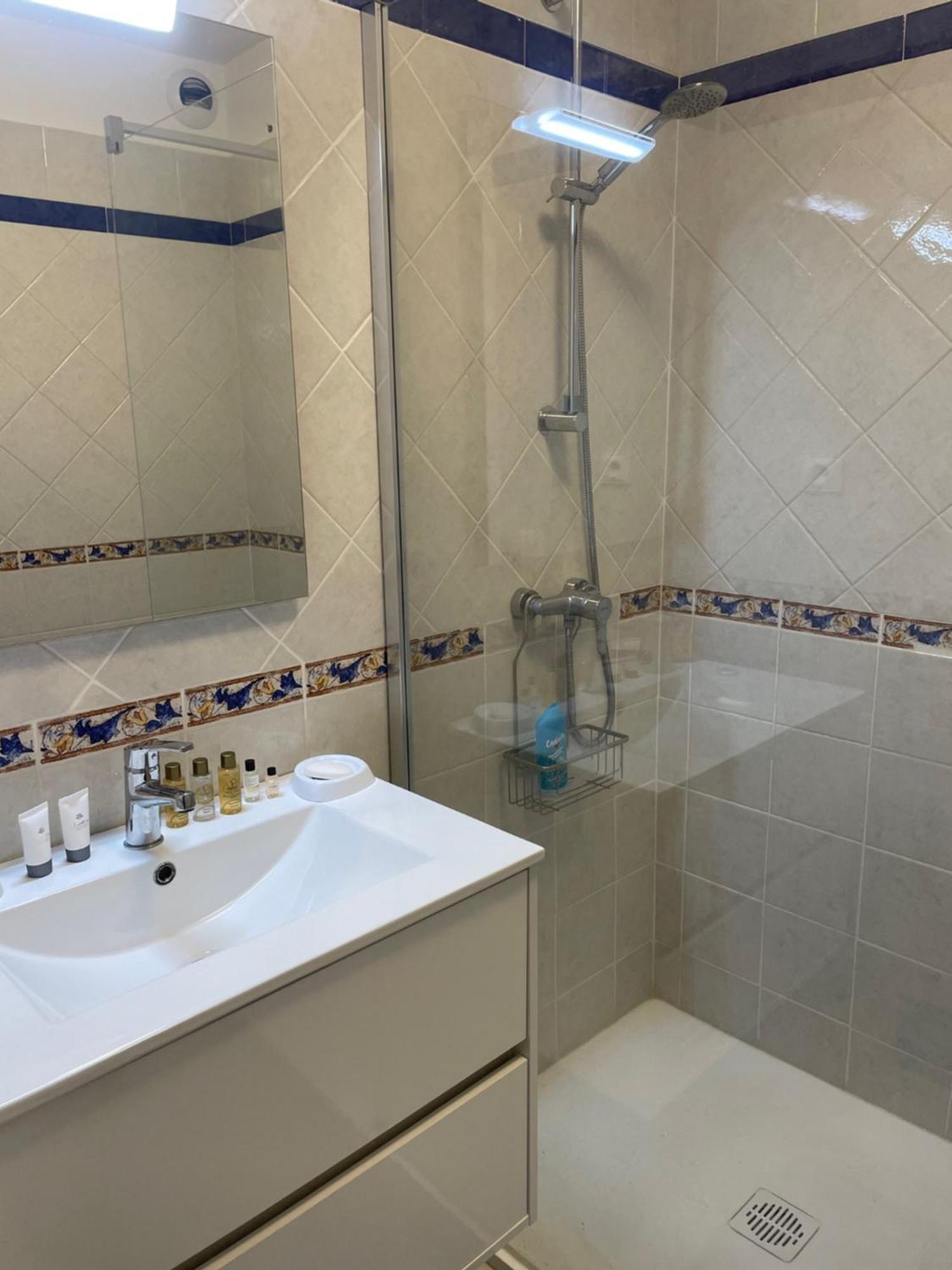 2 Pieces Saint Raphael Renove, Classe 4 Etoiles, 100 M Plages, Piscine, Tennis, Parc, Terrasse, Jardin Privatif 外观 照片