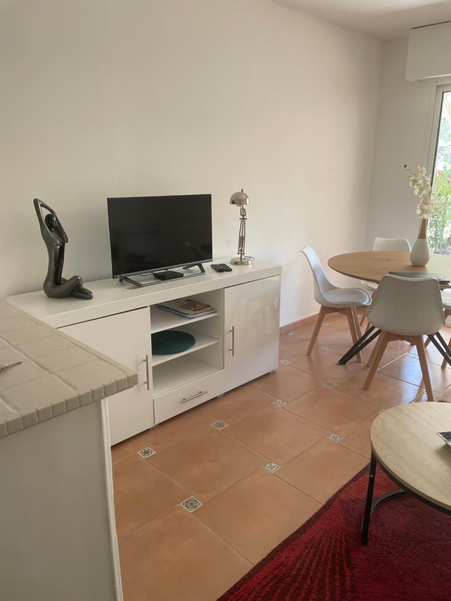 2 Pieces Saint Raphael Renove, Classe 4 Etoiles, 100 M Plages, Piscine, Tennis, Parc, Terrasse, Jardin Privatif 外观 照片
