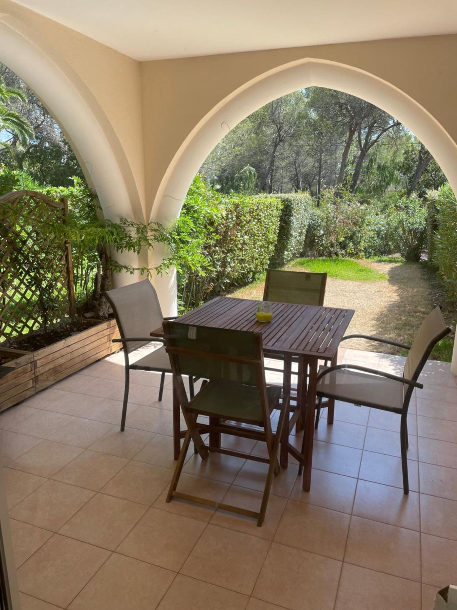 2 Pieces Saint Raphael Renove, Classe 4 Etoiles, 100 M Plages, Piscine, Tennis, Parc, Terrasse, Jardin Privatif 外观 照片