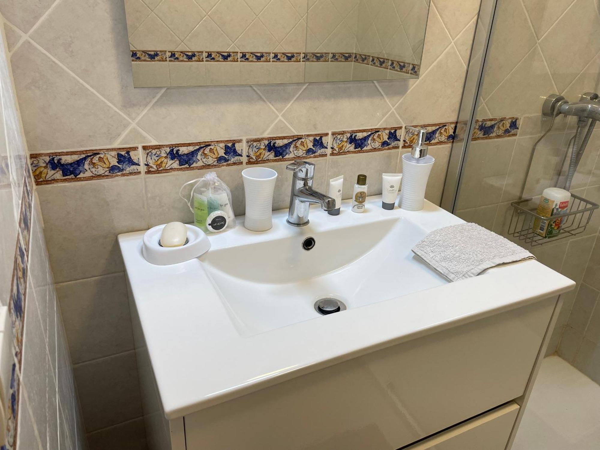 2 Pieces Saint Raphael Renove, Classe 4 Etoiles, 100 M Plages, Piscine, Tennis, Parc, Terrasse, Jardin Privatif 外观 照片
