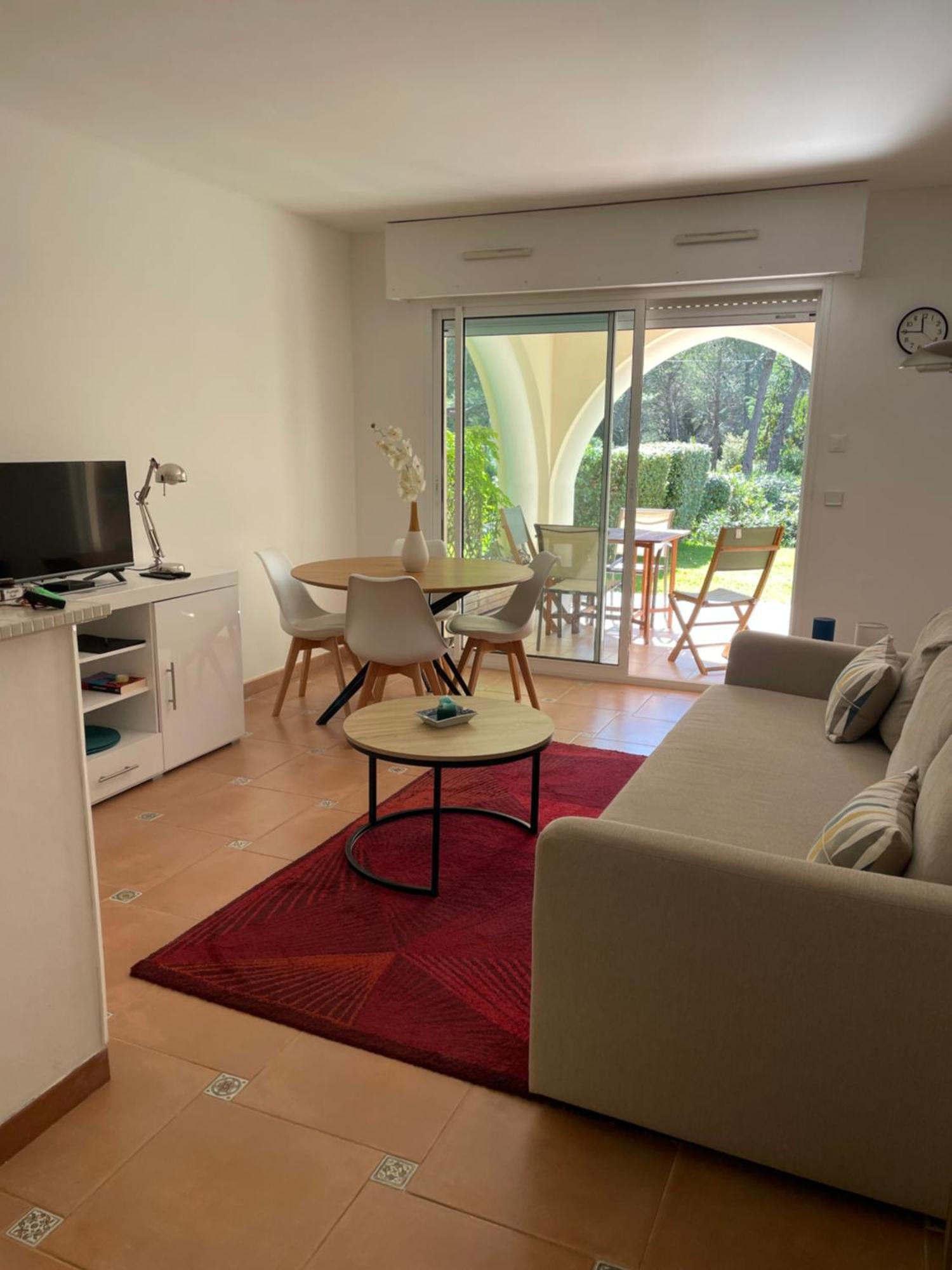 2 Pieces Saint Raphael Renove, Classe 4 Etoiles, 100 M Plages, Piscine, Tennis, Parc, Terrasse, Jardin Privatif 外观 照片